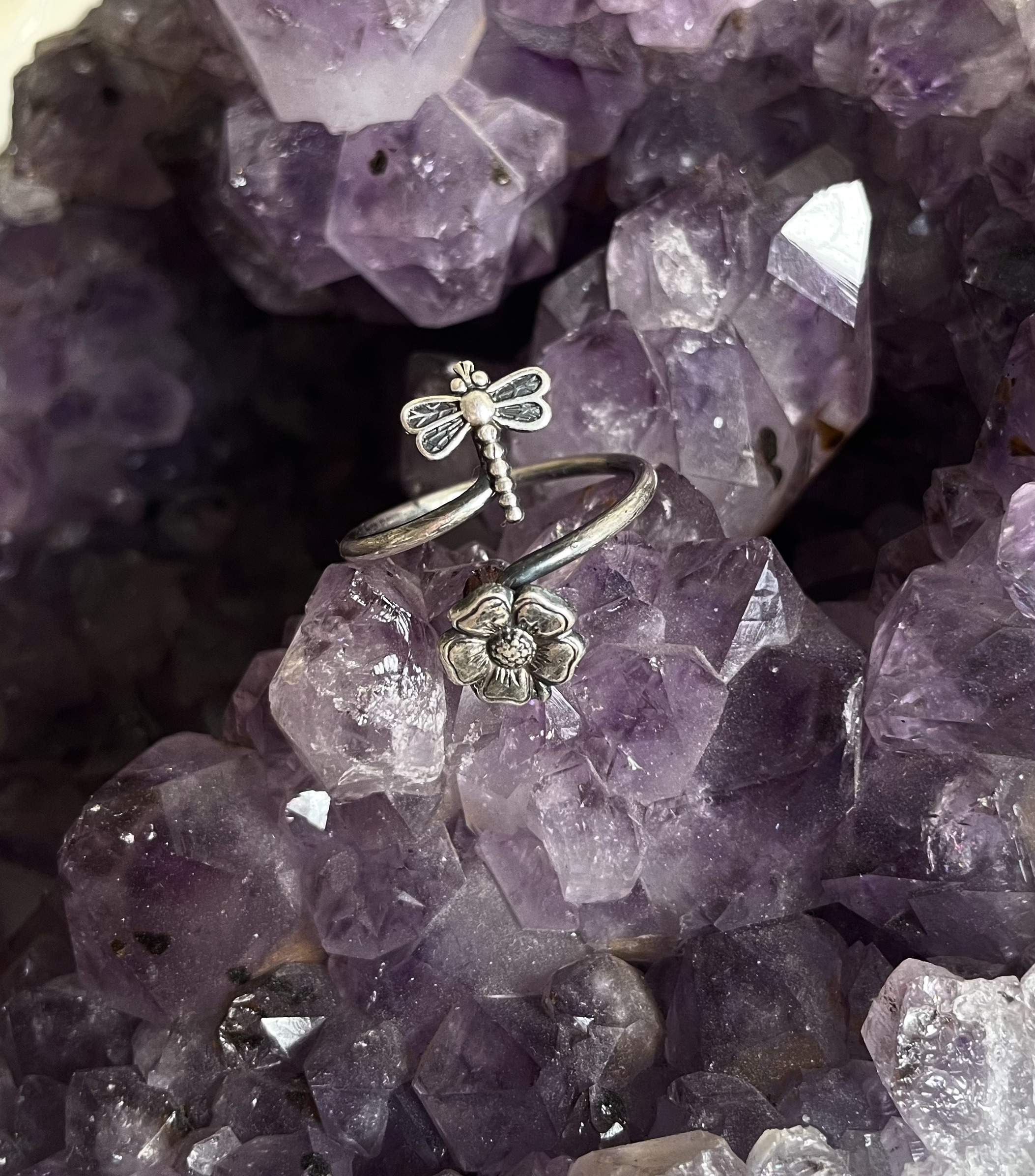 Libelle und Blümchen Ring